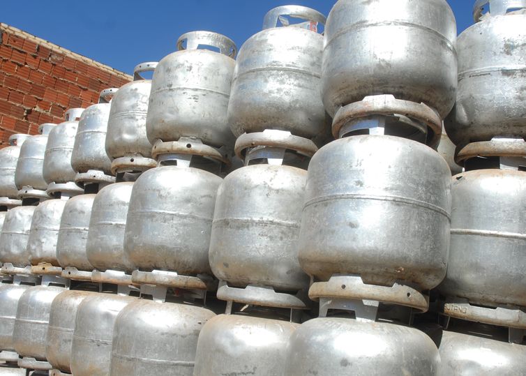 Marcello Casal/Agência Brasil Botijão de gás