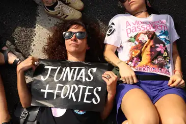 São Paulo (SP), 07/12/2015 - Ato nacional pelo fim da violência contra as mulheres, com o tema Basta de feminicídio. Queremos as mulheres vivas!, na Avenida Paulista.  Foto: Rovena Rosa/Agência Brasil