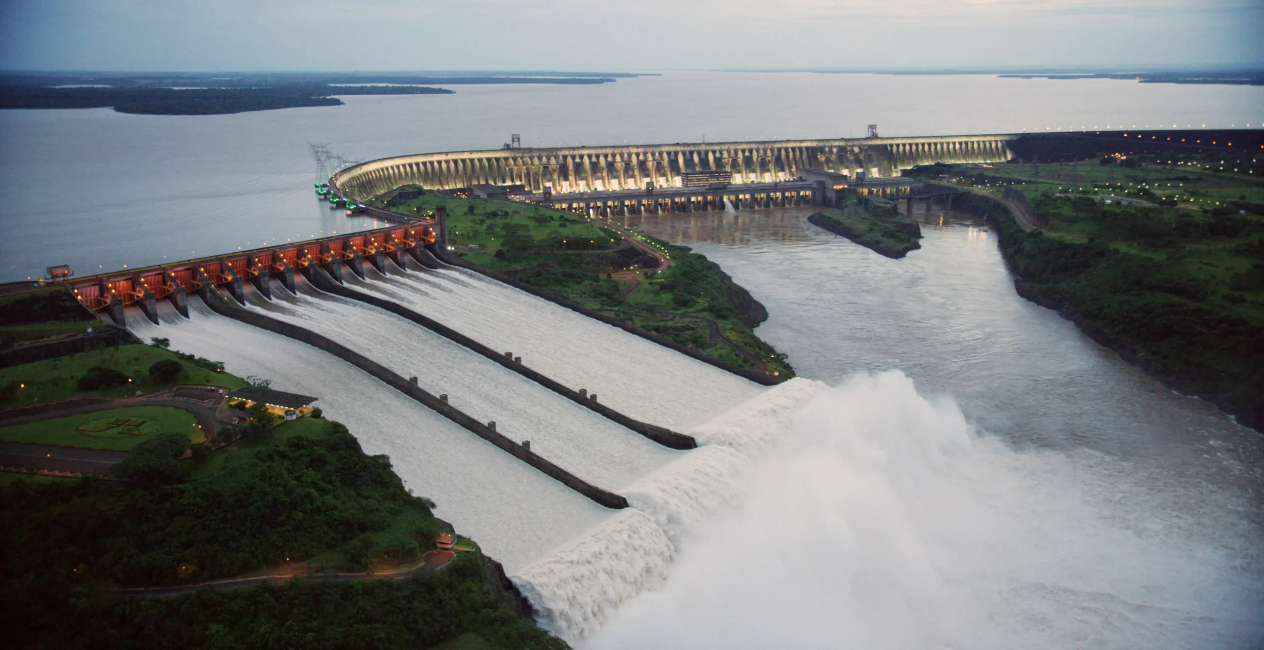Itaipu completa 51 anos neste sábado (17) com foco em inovação energética