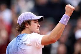 João Fonseca sente a força da torcida e se inspira em Guga em Roland Garros