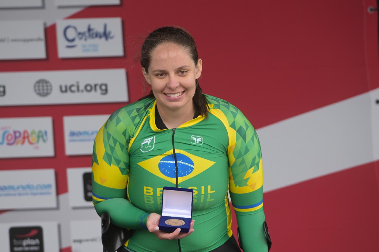 Com apoio do Estado, paranaense é campeã geral da Copa do Mundo de Paraciclismo