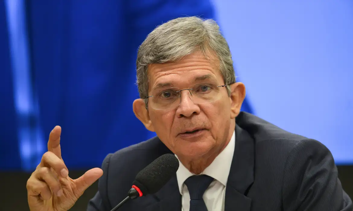 Silva e Luna propõe criação de 237 cargos efetivos na Prefeitura de Foz
