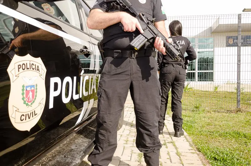 Homem é preso suspeito de estuprar a sobrinha dos 4 aos 9 anos em Pinhais, na RMC