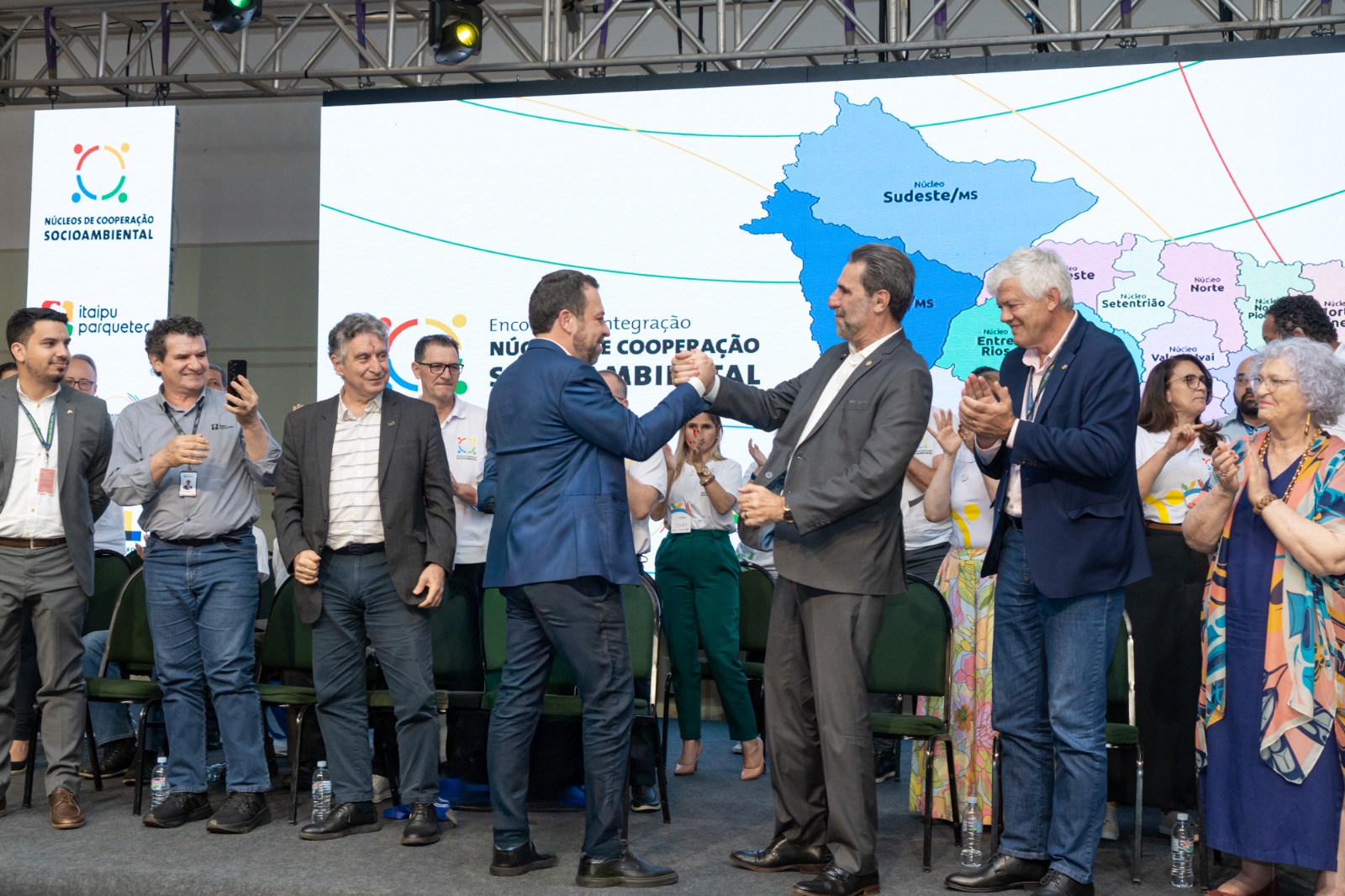 Itaipu firma compromisso de apoiar projetos elaborados com participação social