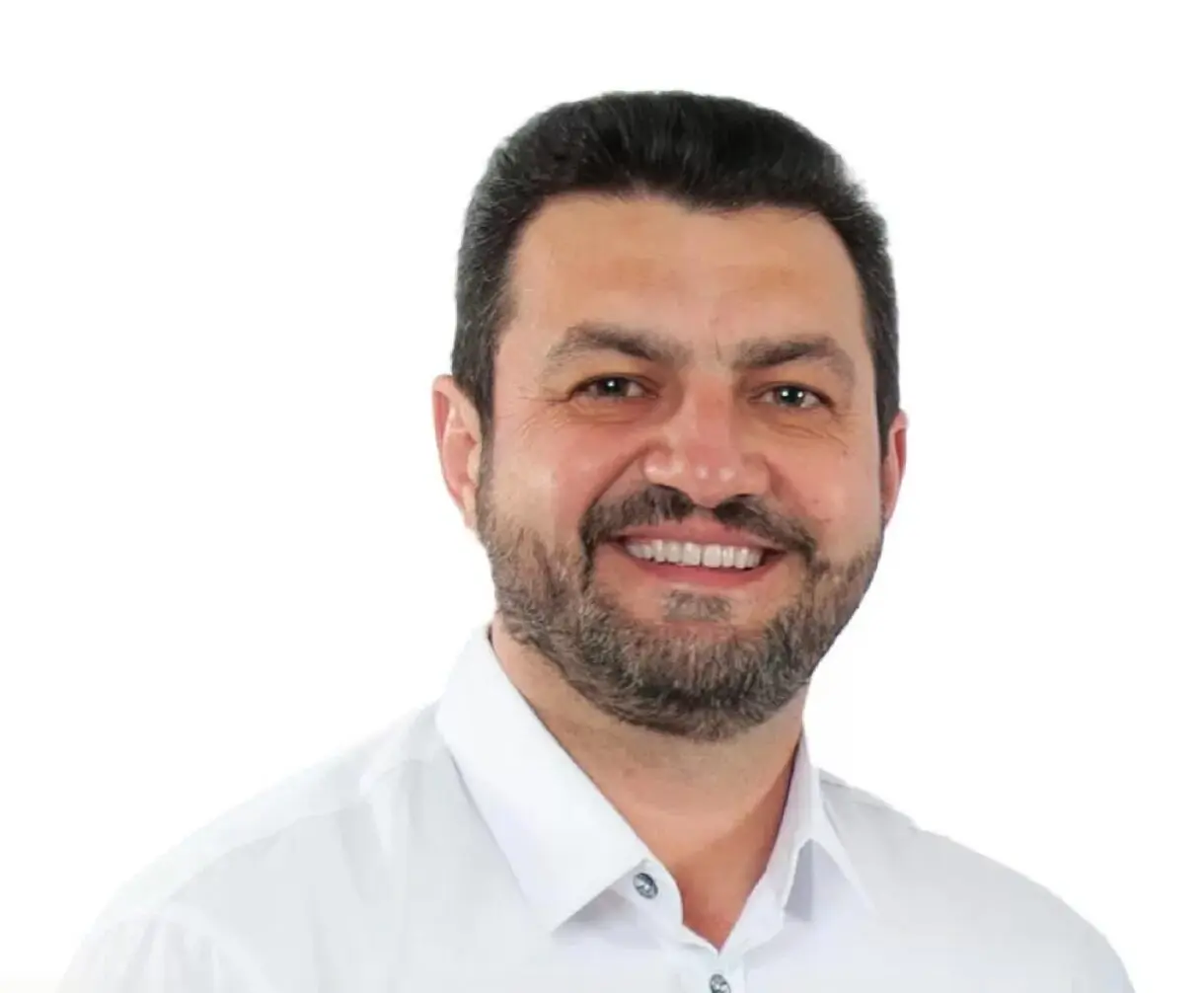 Prefeito de Marechal Cândido Rondon vai à delegacia após filhos serem encontrados sozinhos em escola